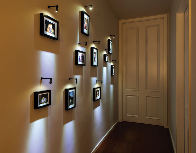 קיר מסגרות משפחתי